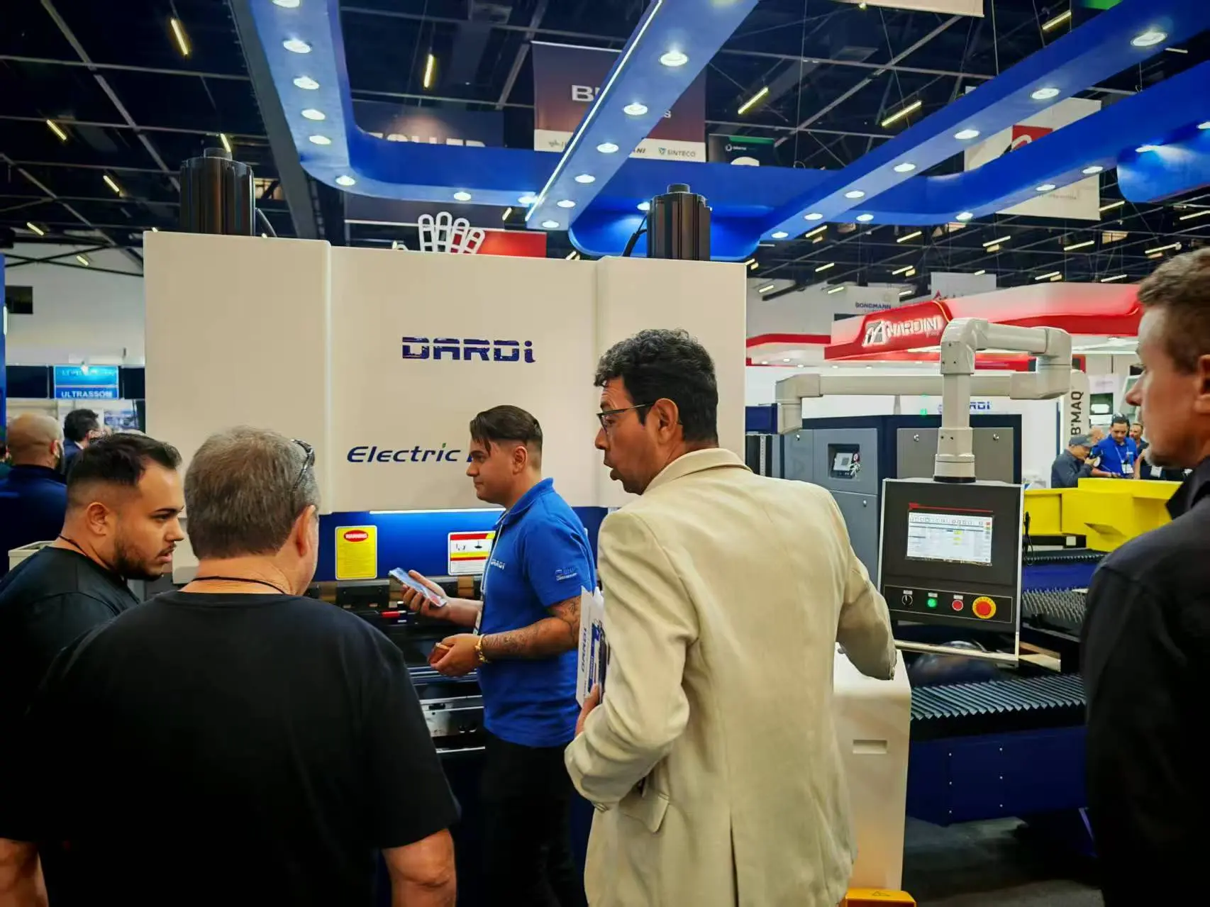 press brake in Brail.jpg