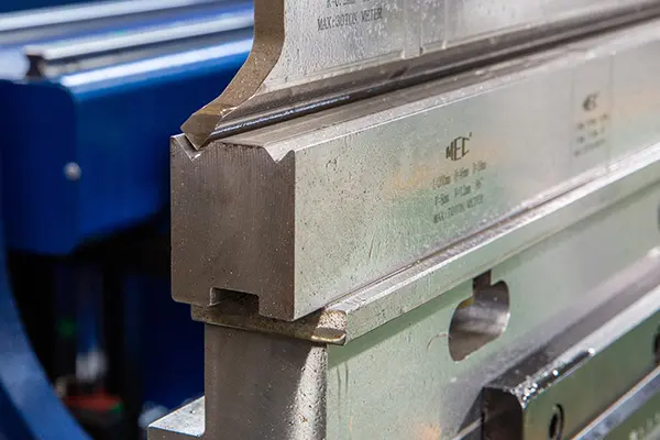 Universal top punch and 2V self-aligned bottom die